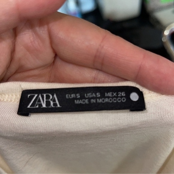 Zara cotton sleeveless t-shirt cream top very thin cotton and crinkles at bottom - Picture 7 of 8